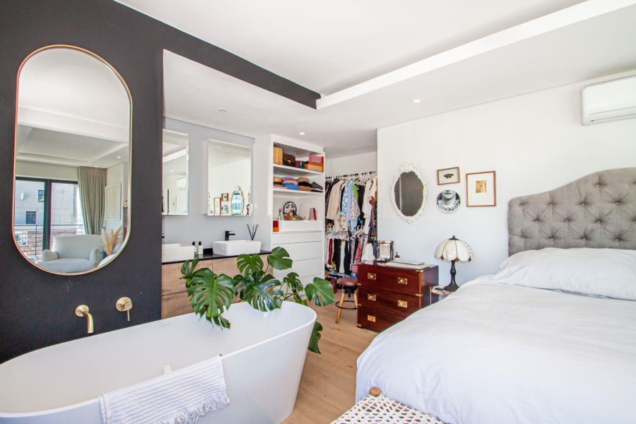 2 Bedroom Property for Sale in Sea Point Western Cape